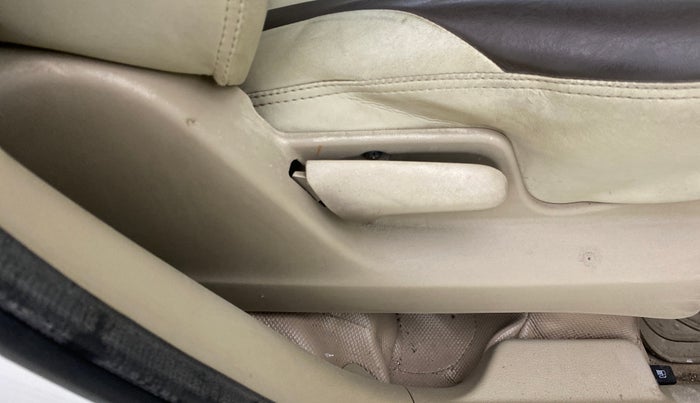 2018 Maruti Ertiga VXI, Petrol, Manual, 23,600 km, Driver Side Adjustment Panel