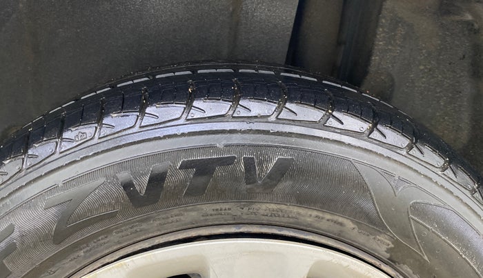 2018 Maruti Ertiga VXI, Petrol, Manual, 23,600 km, Left Rear Tyre Tread