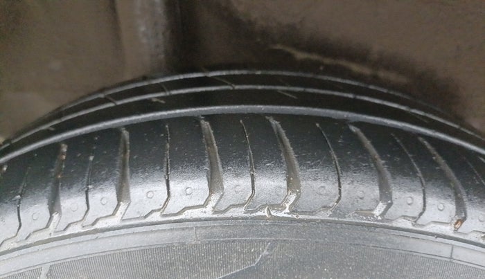 2015 Honda City 1.5L I-VTEC VX (O) MT, Petrol, Manual, 80,777 km, Right Rear Tyre Tread