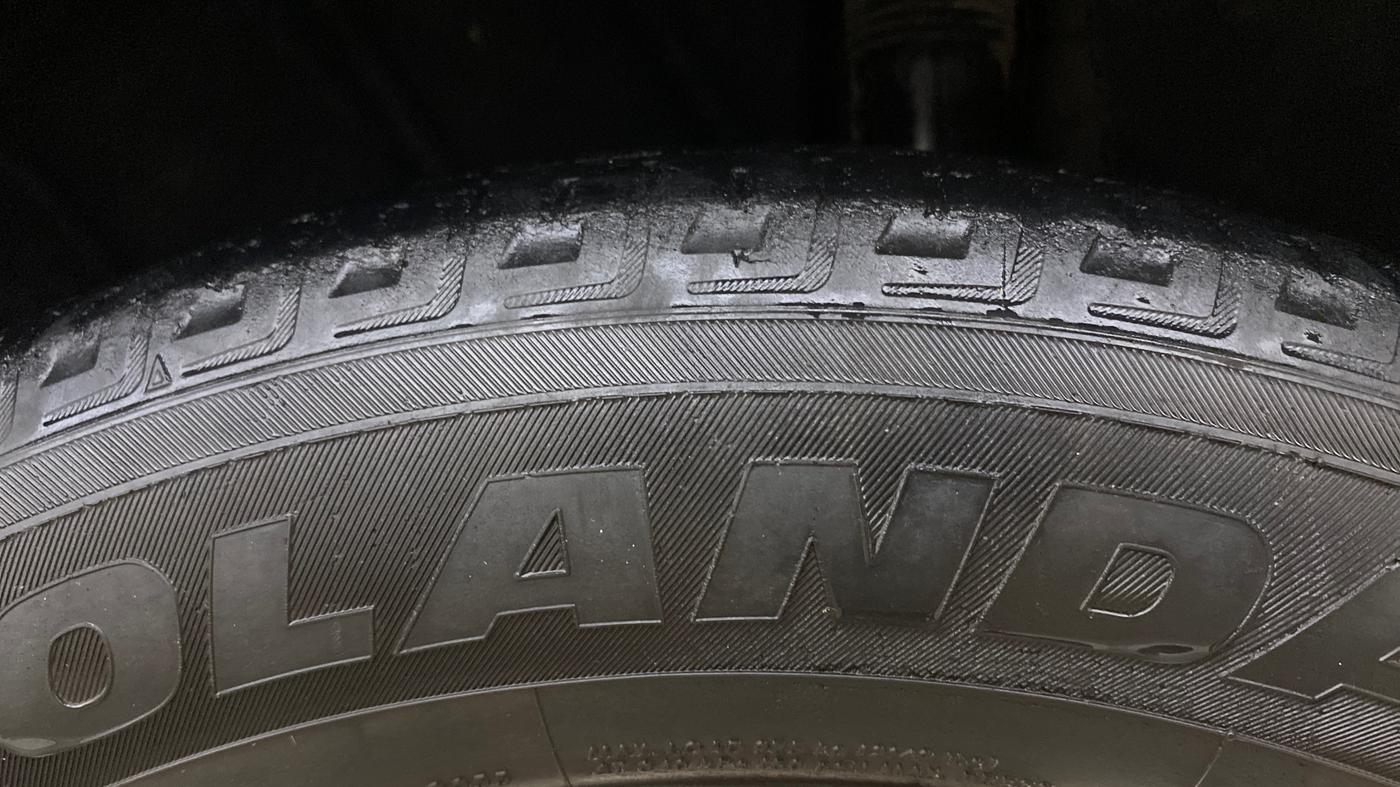 2018 Volkswagen TIGUAN HIGHLINE TDI AT, Diesel, Automatic, 1,39,797 km, Left Rear Tyre Tread