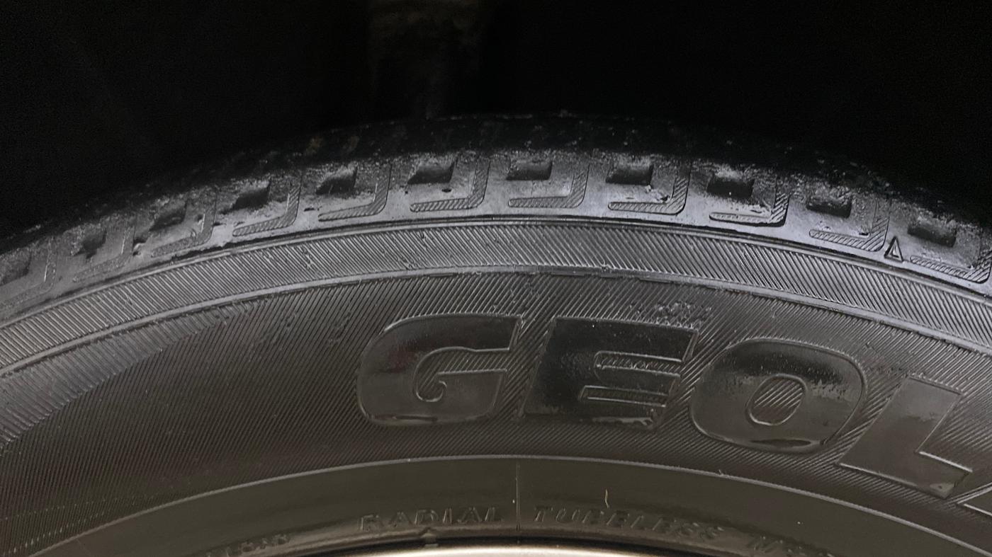 2018 Volkswagen TIGUAN HIGHLINE TDI AT, Diesel, Automatic, 1,39,797 km, Right Rear Tyre Tread