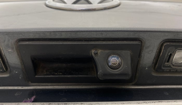 2018 Volkswagen TIGUAN HIGHLINE TDI AT, Diesel, Automatic, 1,41,504 km, Parking Camera