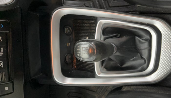 2020 KIA SONET HTK PLUS 1.5, Diesel, Manual, 84,828 km, Gear Lever