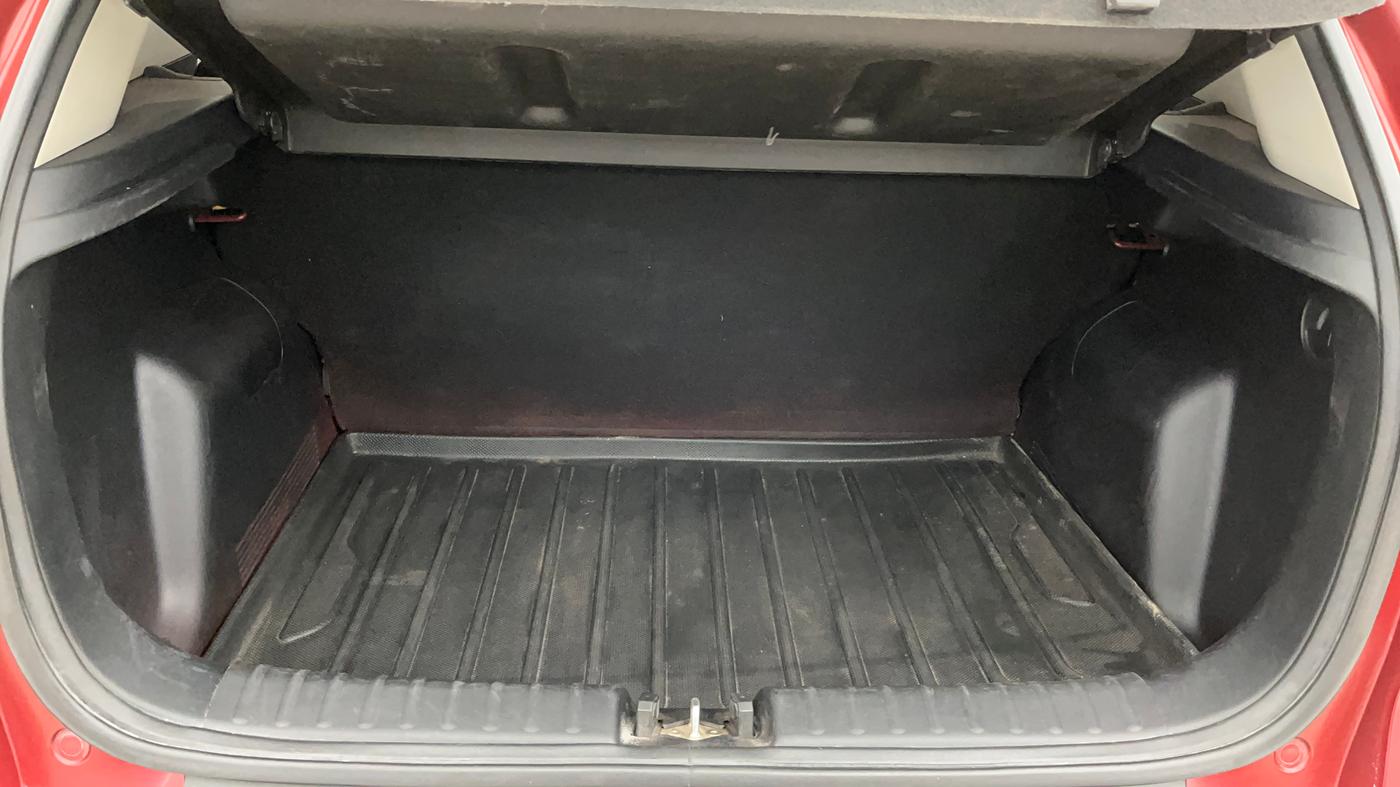 2020 KIA SONET HTK PLUS 1.5, Diesel, Manual, 84,886 km, Boot Inside