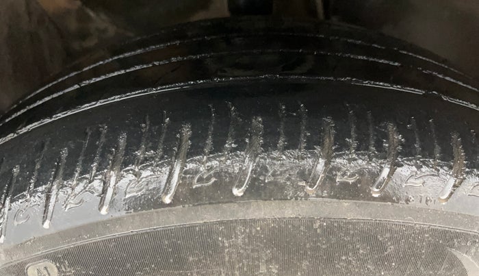 2020 KIA SONET HTK PLUS 1.5, Diesel, Manual, 84,828 km, Right Front Tyre Tread