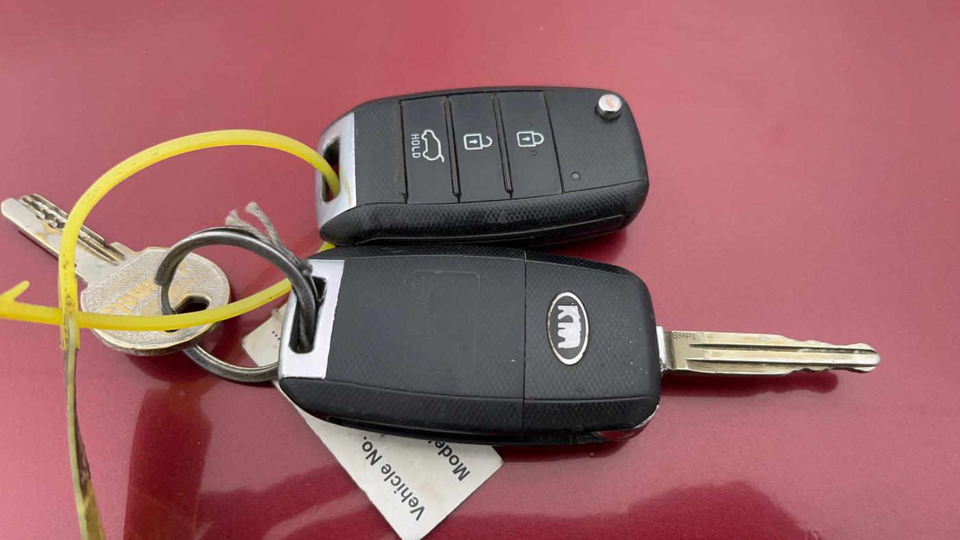 2020 KIA SONET HTK PLUS 1.5, Diesel, Manual, 84,886 km, Key Close Up