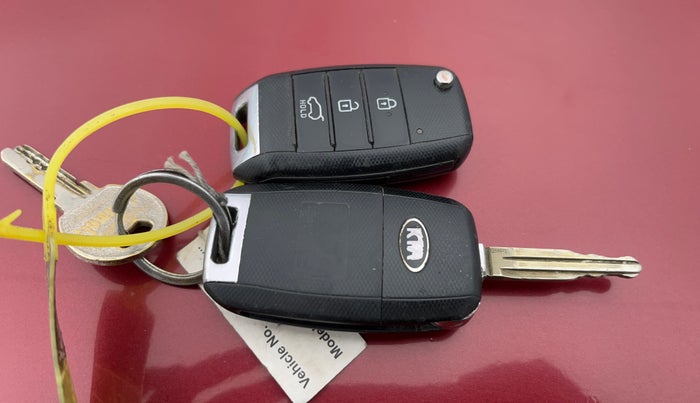 2020 KIA SONET HTK PLUS 1.5, Diesel, Manual, 84,828 km, Key Close Up