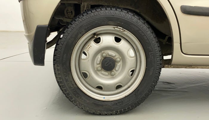2010 Maruti Zen Estilo LXI, Petrol, Manual, 19,332 km, Right Rear Wheel