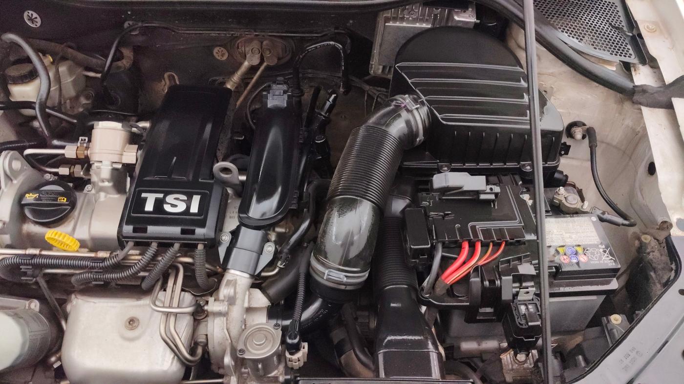 2017 Volkswagen Polo GT TSI AT, Petrol, Automatic, 61,804 km, Engine View - Left
