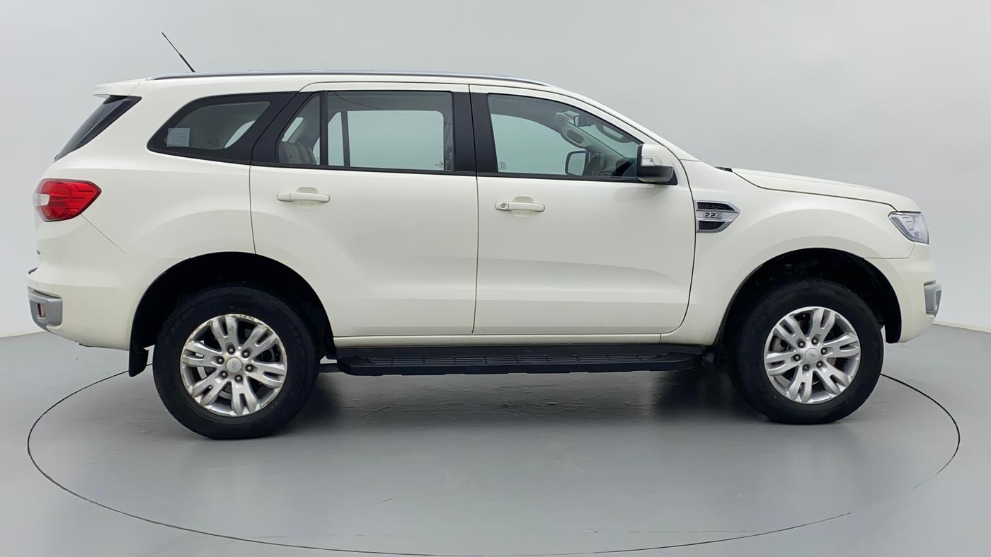 2016 Ford Endeavour 2.2l 4X4 MT Trend, Diesel, Manual, 46,767 km, Right Side