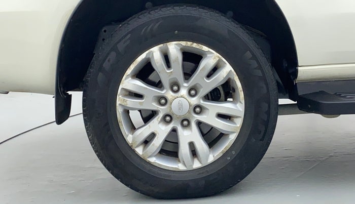 2016 Ford Endeavour 2.2l 4X4 MT Trend, Diesel, Manual, 46,767 km, Right Rear Wheel