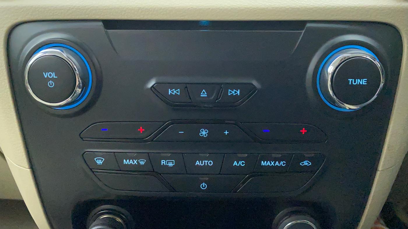 2016 Ford Endeavour 2.2l 4X4 MT Trend, Diesel, Manual, 46,767 km, Automatic Climate Control