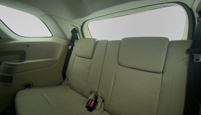 2016 Ford Endeavour 2.2l 4X4 MT Trend, Diesel, Manual, 46,767 km, Third Seat Row ( optional )