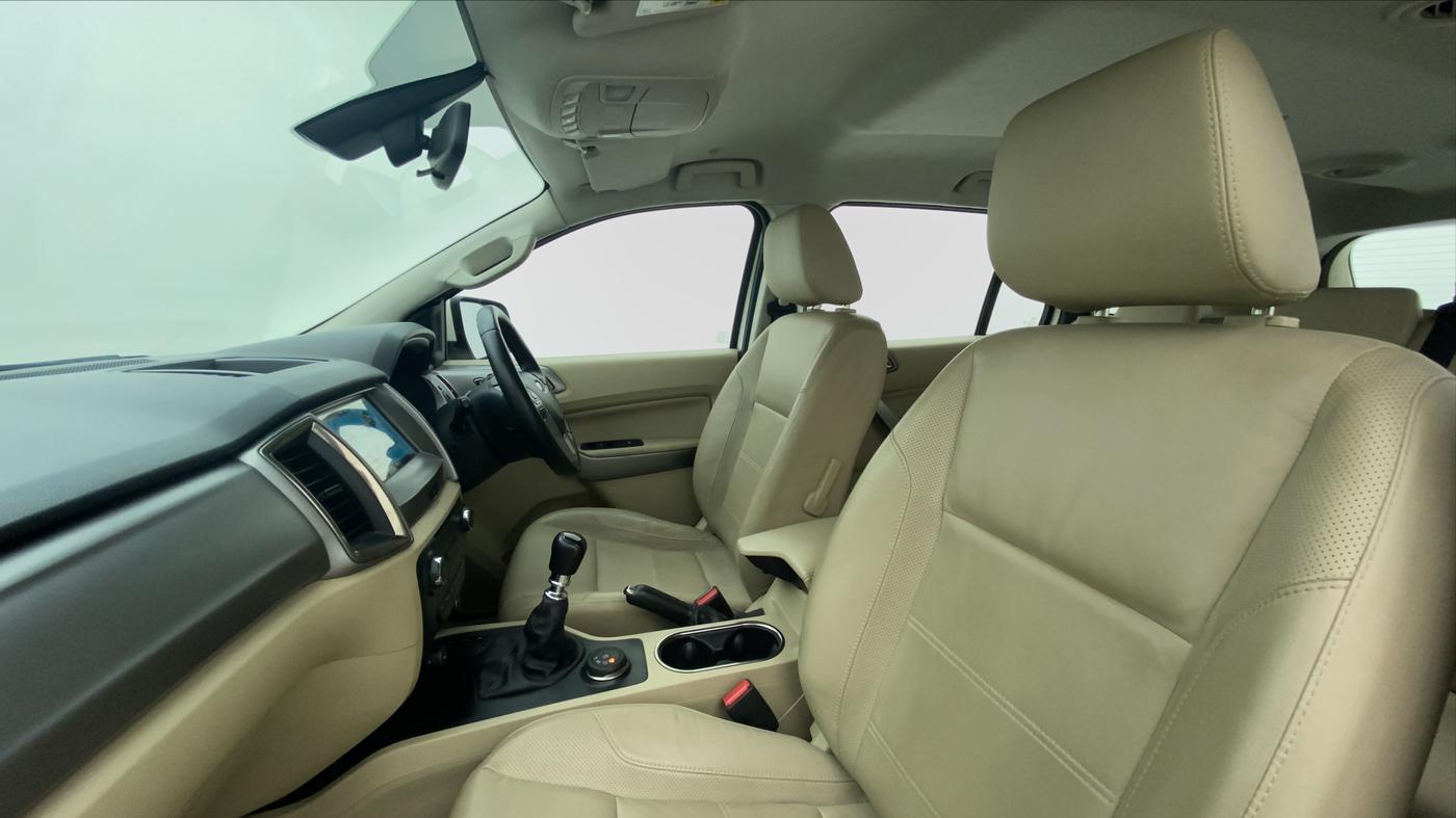 2016 Ford Endeavour 2.2l 4X4 MT Trend, Diesel, Manual, 46,767 km, Right Side Front Door Cabin