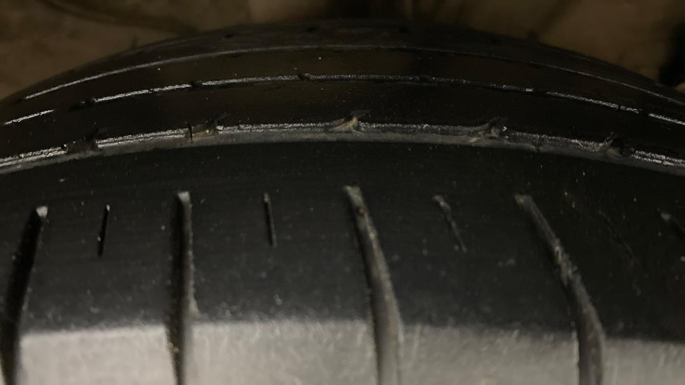 2020 KIA SELTOS HTX+ AT 1.5 DIESEL, Diesel, Automatic, 44,301 km, Right Front Tyre Tread