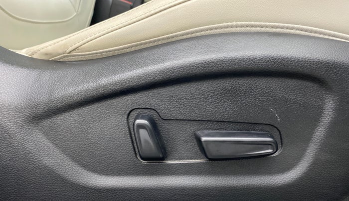 2020 KIA SELTOS HTX+ AT 1.5 DIESEL, Diesel, Automatic, 44,301 km, Driver Side Adjustment Panel