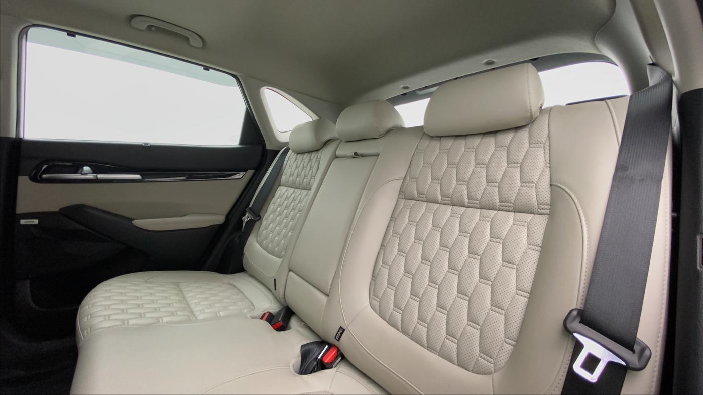 2020 KIA SELTOS HTX+ AT 1.5 DIESEL, Diesel, Automatic, 44,301 km, Right Side Rear Door Cabin