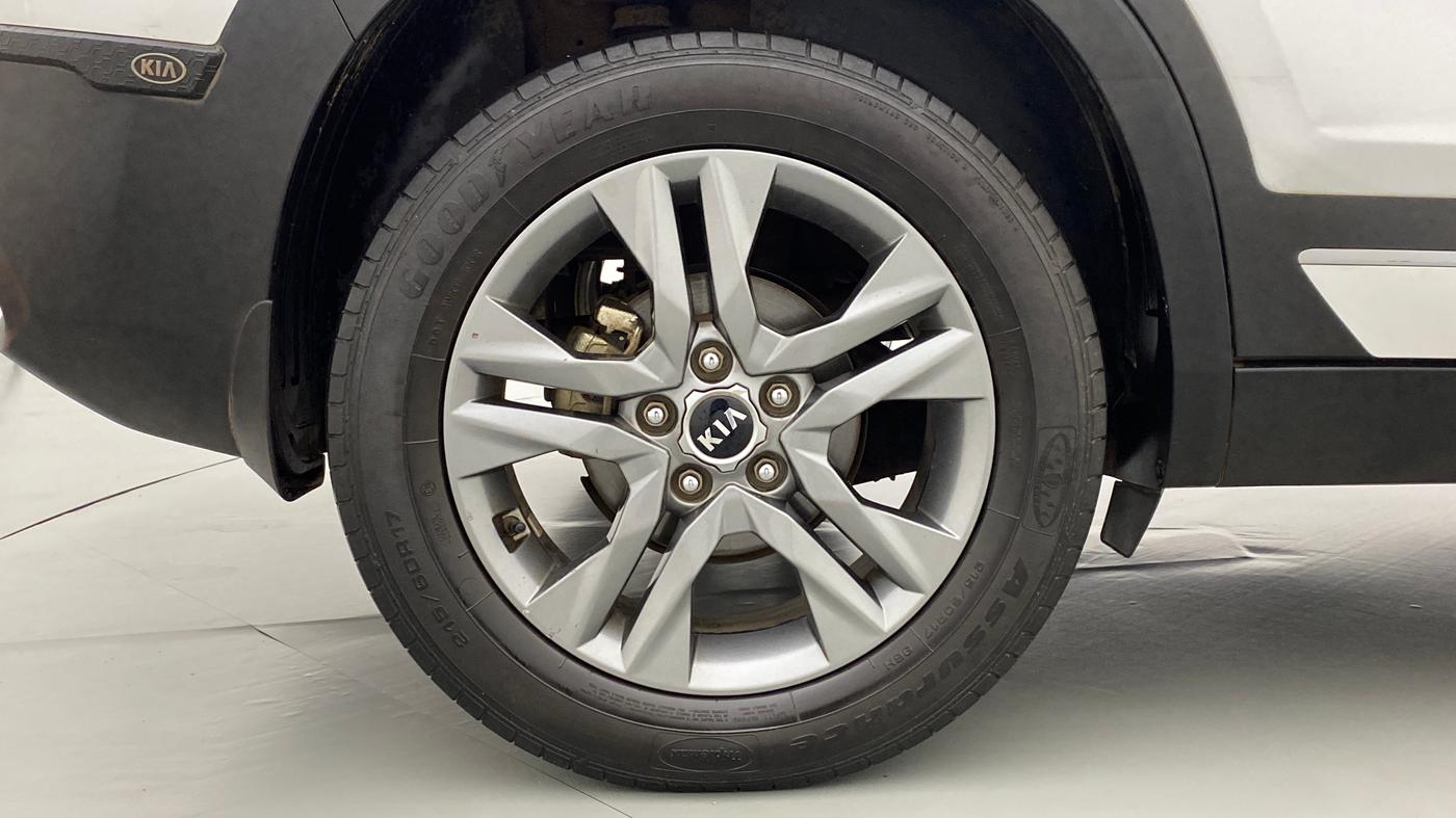 2020 KIA SELTOS HTX+ AT 1.5 DIESEL, Diesel, Automatic, 44,301 km, Right Rear Wheel