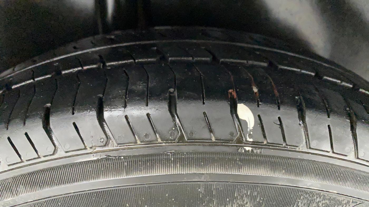2011 Maruti Swift Dzire VXI, Petrol, Manual, 82,915 km, Right Rear Tyre Tread