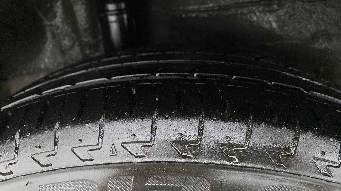 2018 Honda WR-V 1.2L I-VTEC VX MT, CNG, Manual, 68,667 km, Right Rear Tyre Tread