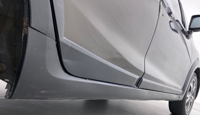 2018 Honda WR-V 1.2L I-VTEC VX MT, CNG, Manual, 68,667 km, Right running board - Minor scratches