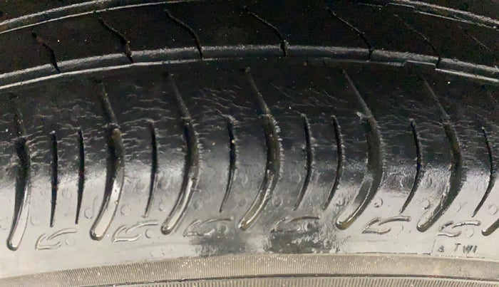 2022 Maruti S PRESSO VXI (O), Petrol, Manual, 60,576 km, Right Rear Tyre Tread