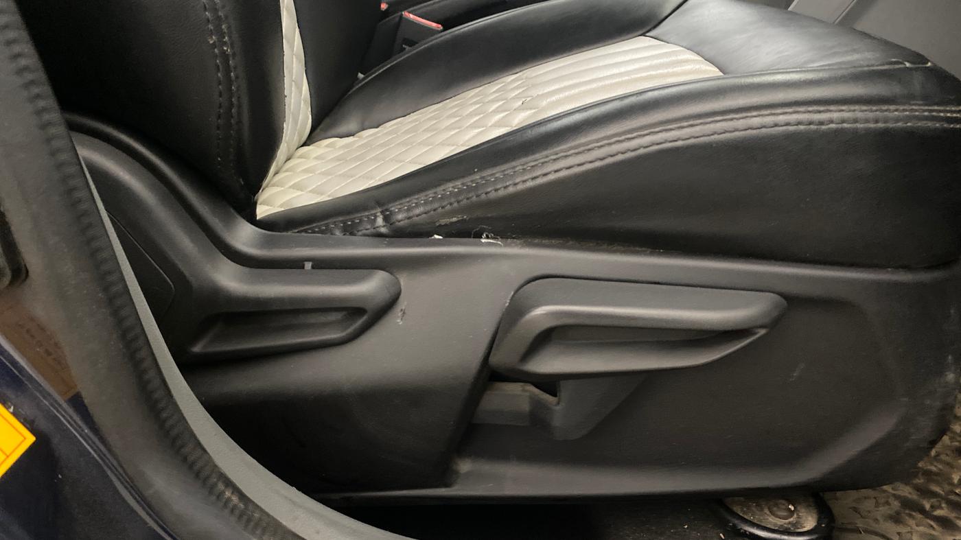 2020 Tata TIGOR XZ PLUS PETROL, Petrol, Manual, 62,949 km, Driver Side Adjustment Panel