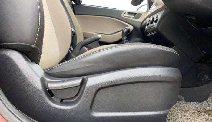 2019 Hyundai Elite i20 MAGNA PLUS 1.2, Petrol, Manual, 55,472 km, Driver Side Adjustment Panel