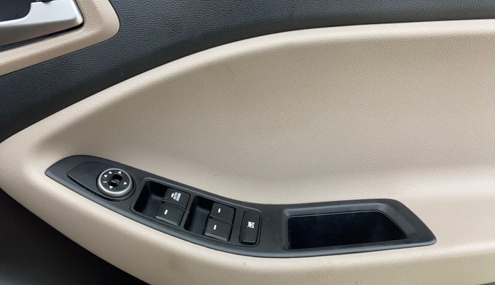 2019 Hyundai Elite i20 MAGNA PLUS 1.2, Petrol, Manual, 55,472 km, Driver Side Door Panels Control