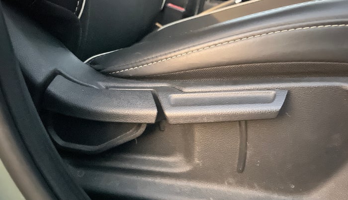 2024 Hyundai EXTER SX(O) CONNECT 1.2 AMT, Petrol, Automatic, 17,222 km, Driver Side Adjustment Panel