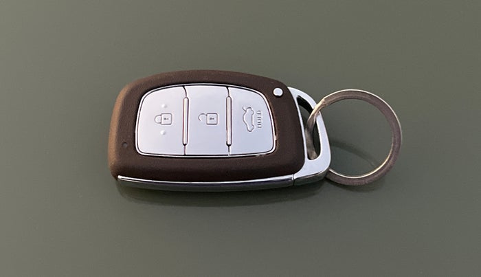 2024 Hyundai EXTER SX(O) CONNECT 1.2 AMT, Petrol, Automatic, 17,222 km, Key Close Up