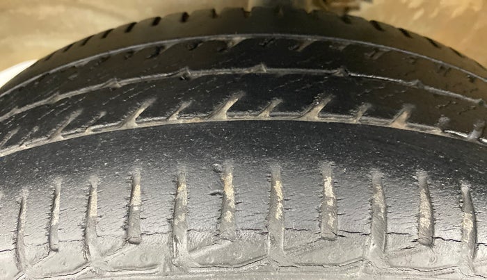 2014 Maruti Wagon R 1.0 VXI, Petrol, Manual, 28,171 km, Left Front Tyre Tread