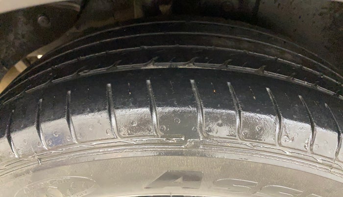 2017 Hyundai Creta E PLUS 1.6 PETROL, Petrol, Manual, 54,509 km, Right Rear Tyre Tread