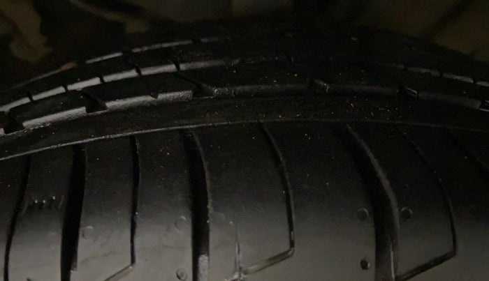 2021 KIA SELTOS GTX PLUS DCT 1.4 PETROL, Petrol, Automatic, 1,43,517 km, Right Front Tyre Tread