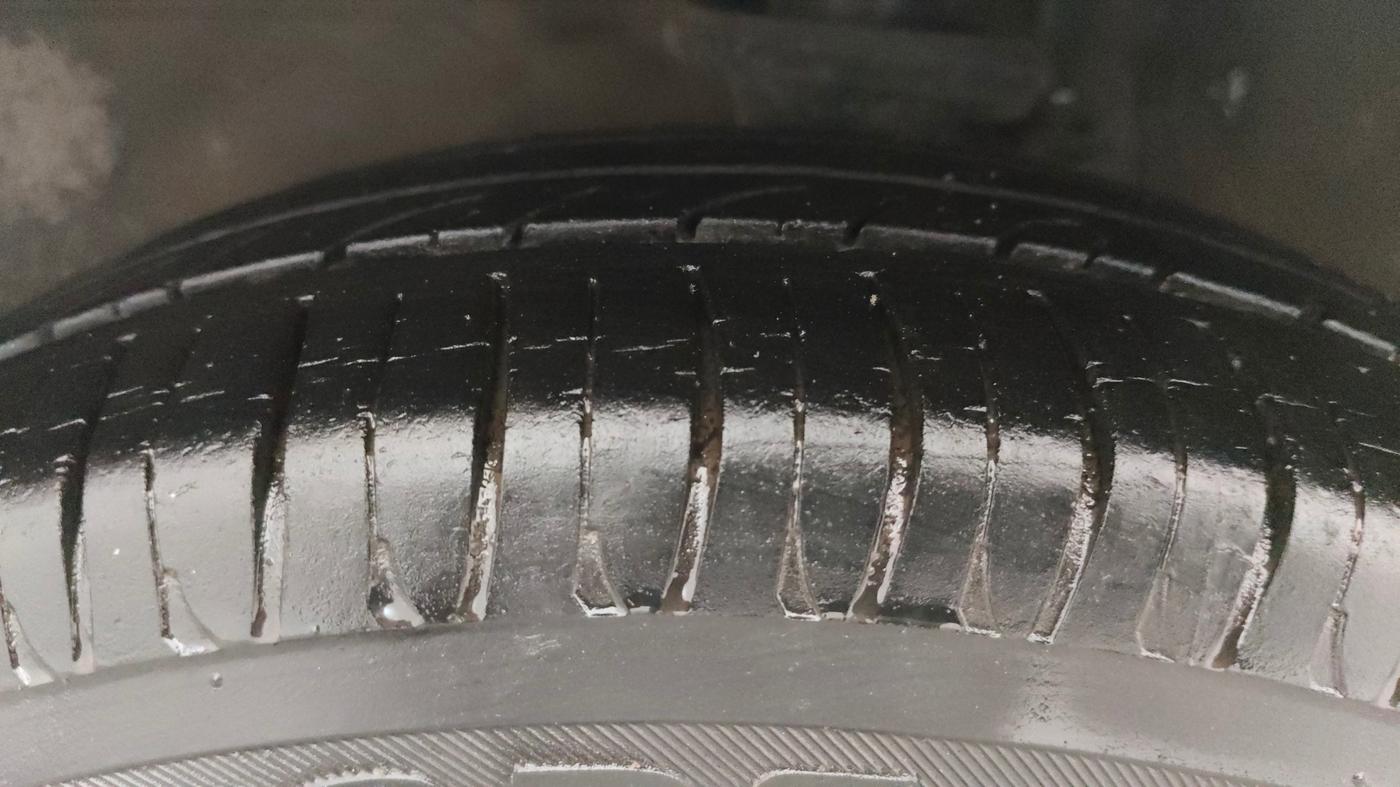 2013 Maruti Alto K10 VXI, Petrol, Manual, 55,454 km, Left Front Tyre Tread