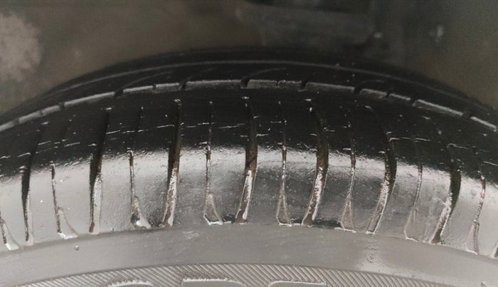 2013 Maruti Alto K10 VXI, Petrol, Manual, 55,401 km, Left Front Tyre Tread