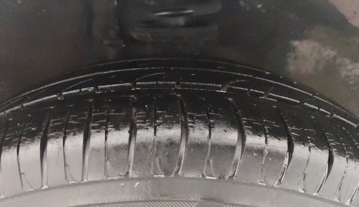 2013 Maruti Alto K10 VXI, Petrol, Manual, 55,401 km, Right Front Tyre Tread