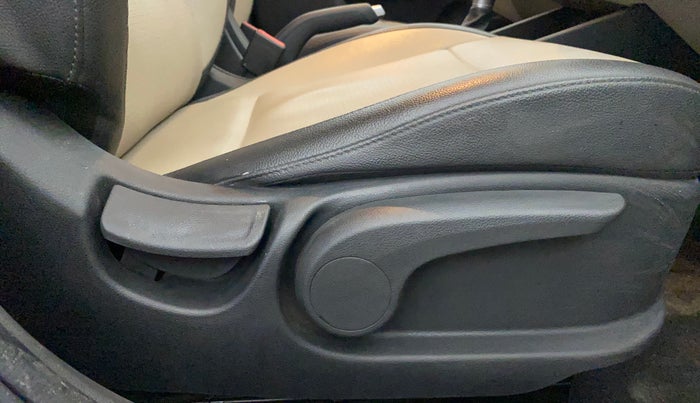 2019 Hyundai Verna 1.6 VTVT SX (O) AT, Petrol, Automatic, 79,119 km, Driver Side Adjustment Panel