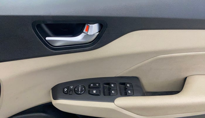 2019 Hyundai Verna 1.6 VTVT SX (O) AT, Petrol, Automatic, 79,119 km, Driver Side Door Panels Control