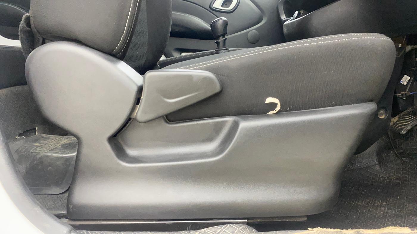 2019 Datsun Redi Go T (O), Petrol, Manual, 54,512 km, Driver Side Adjustment Panel