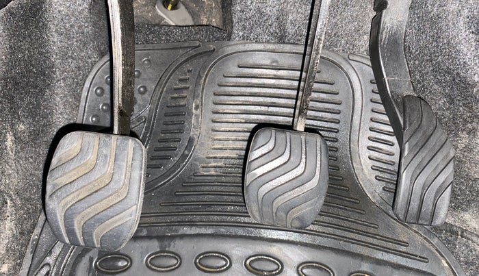 2017 Datsun Redi Go T (O), Petrol, Manual, 50,105 km, Pedals