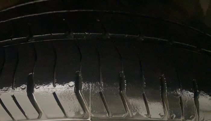2014 Maruti Ritz ZXI, Petrol, Manual, 52,114 km, Right Rear Tyre Tread