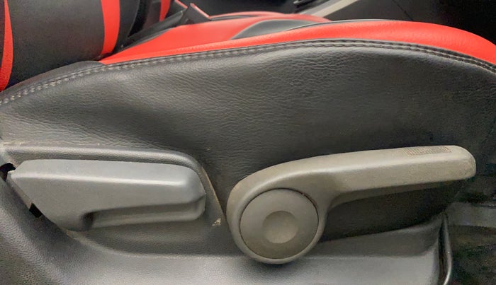 2014 Maruti Ritz ZXI, Petrol, Manual, 52,114 km, Driver Side Adjustment Panel