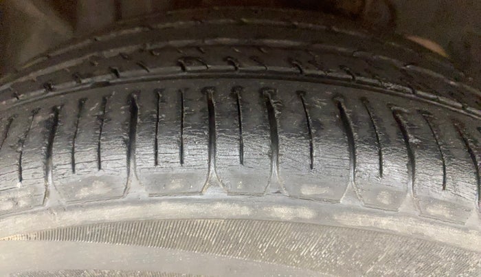 2016 Ford Ecosport TITANIUM 1.5L PETROL AT, Petrol, Automatic, 84,066 km, Left Front Tyre Tread
