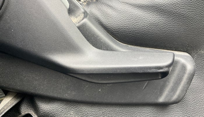 2018 Maruti IGNIS ZETA 1.2, Petrol, Manual, 58,733 km, Driver Side Adjustment Panel