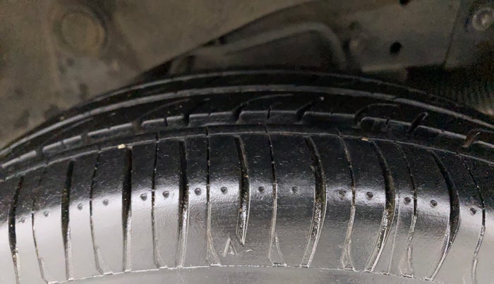 2012 Hyundai Santro Xing GLS, Petrol, Manual, 42,483 km, Left Rear Tyre Tread