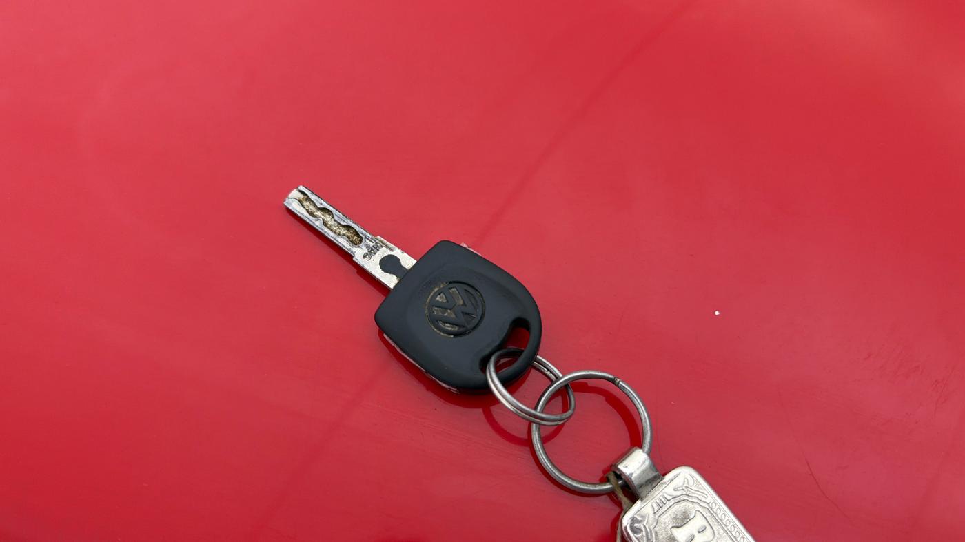 2021 Volkswagen Polo TRENDLINE 1.0L, Petrol, Manual, 1,21,569 km, Key Close Up
