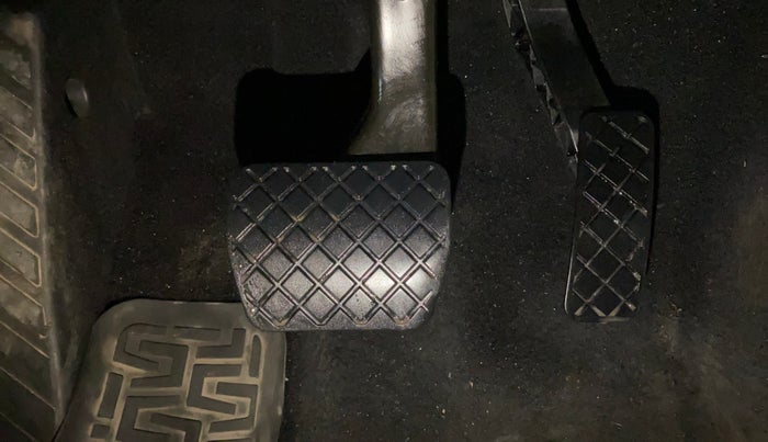 2017 Skoda Octavia STYLE PLUS AT 1.8 TSI, Petrol, Automatic, 50,858 km, Pedals