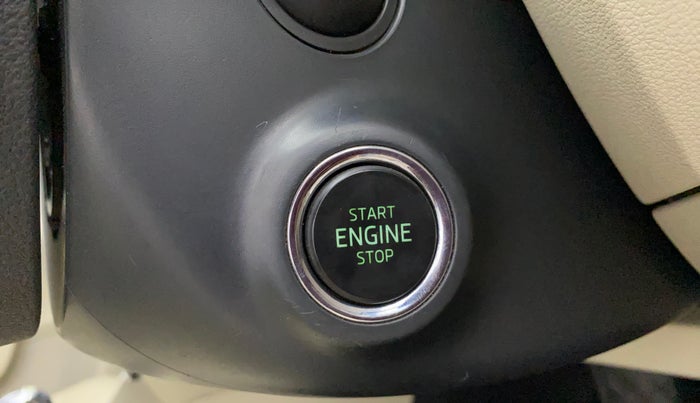 2017 Skoda Octavia STYLE PLUS AT 1.8 TSI, Petrol, Automatic, 50,858 km, Keyless Start/ Stop Button