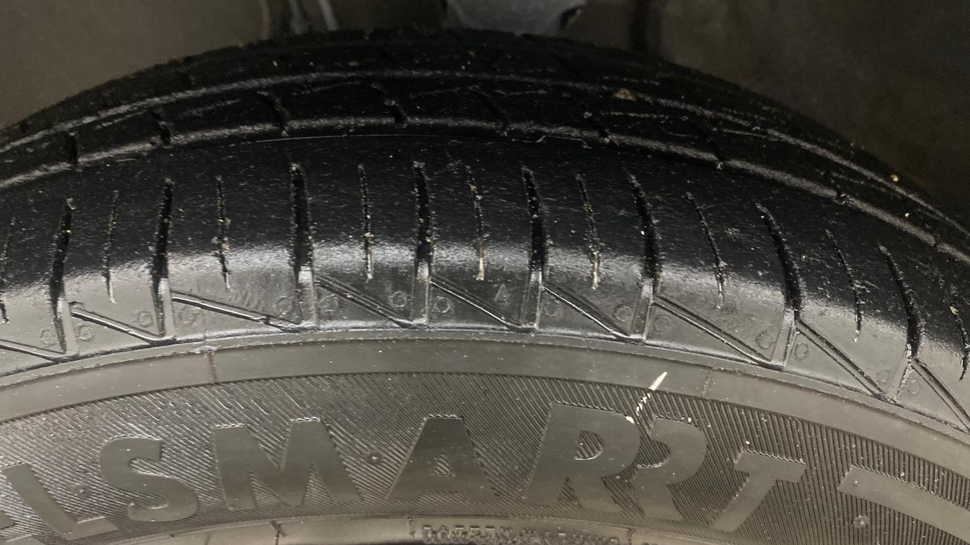 2021 Maruti Alto VXI PLUS, Petrol, Manual, 51,853 km, Left Front Tyre Tread